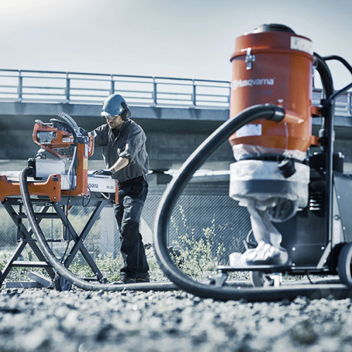 Large Capacity Dust Vacuum - Hoover