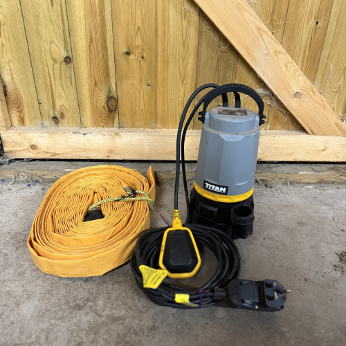 230v Submersible Pump